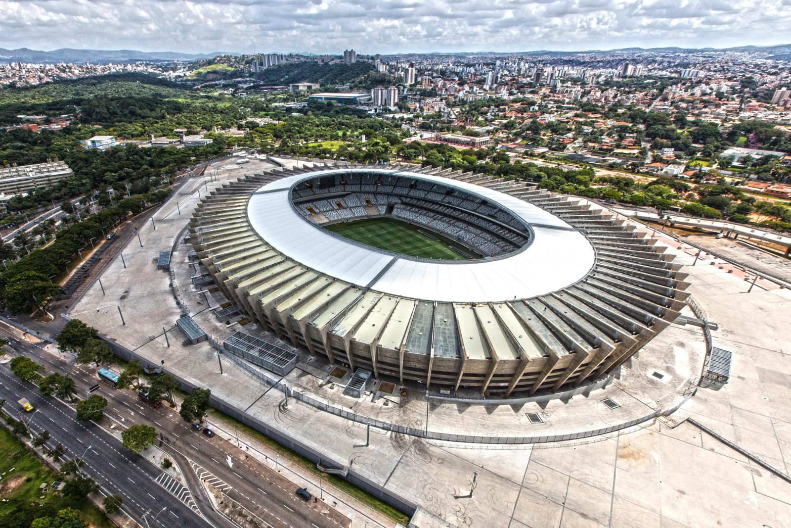 Знаменитый стадион в рио. Стадион Минейран. Стадион в Бразилии "serie d". Футбольный стадион в Рио де Жанейро. Олимпийский стадион (Турин).